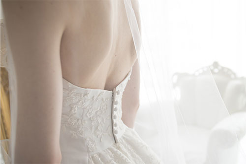 ウエディングドレスを着た花嫁